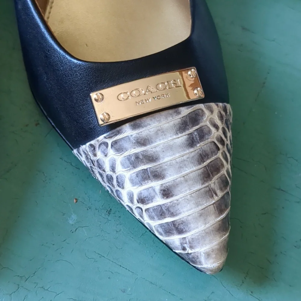 Coach Zan Two Tone Black/ Snake Skin heels Size 9 - Picture 3 of 16